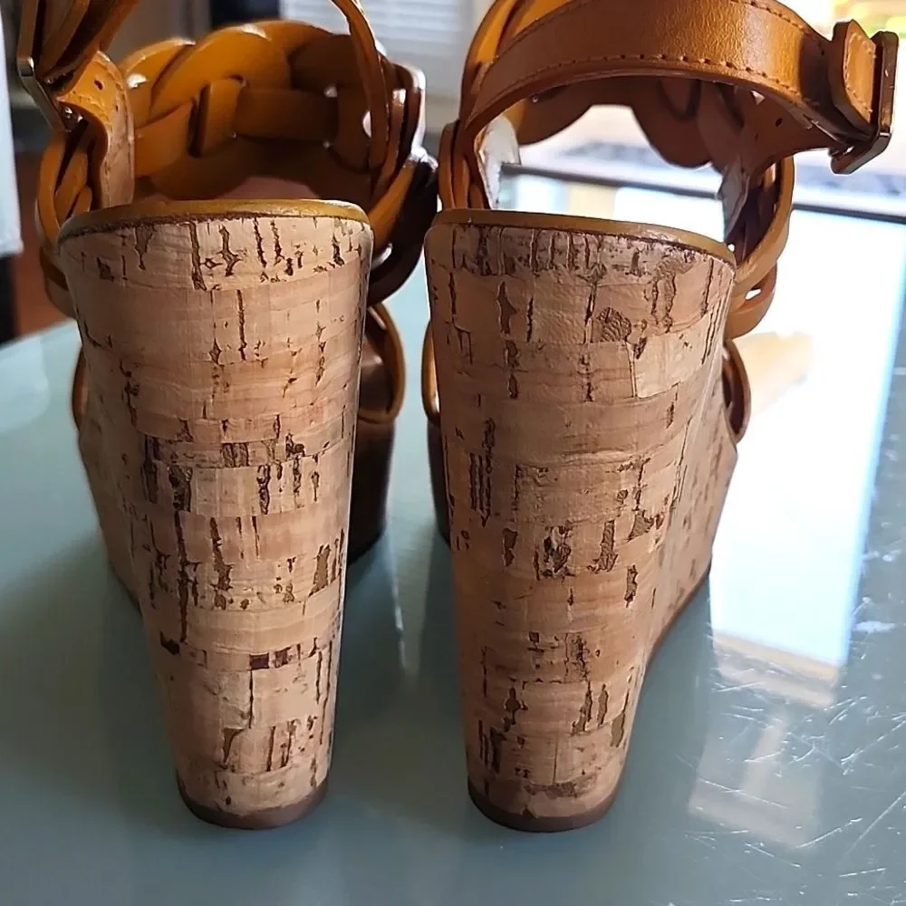 Tory Burch Calyca Heels Size 9